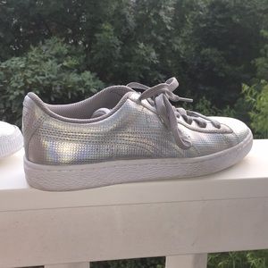 Holographic Silver Puma Baskets!